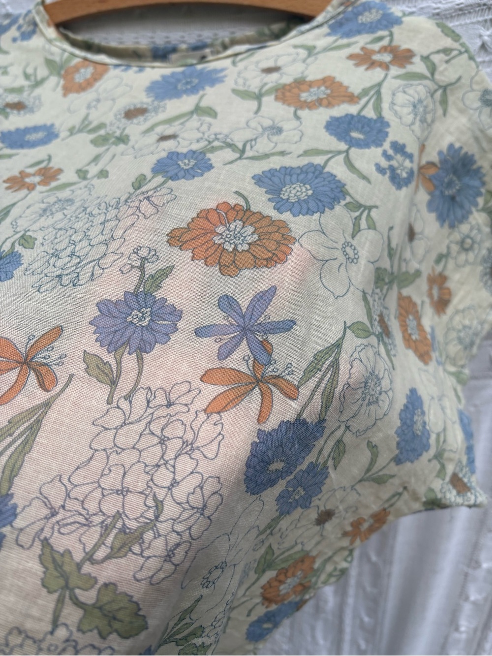 Vintage-Inspired Floral Crop Top in Blue & Tan Linen Blend Sheer XL - Picture 4 of 11